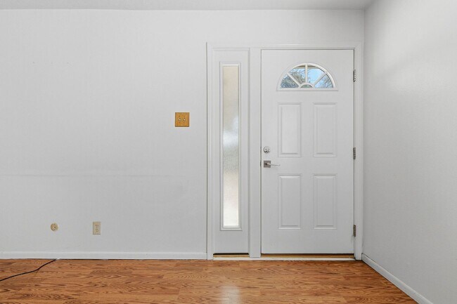 Photo - 2 Bed / 2 Bath Townhome in Denver