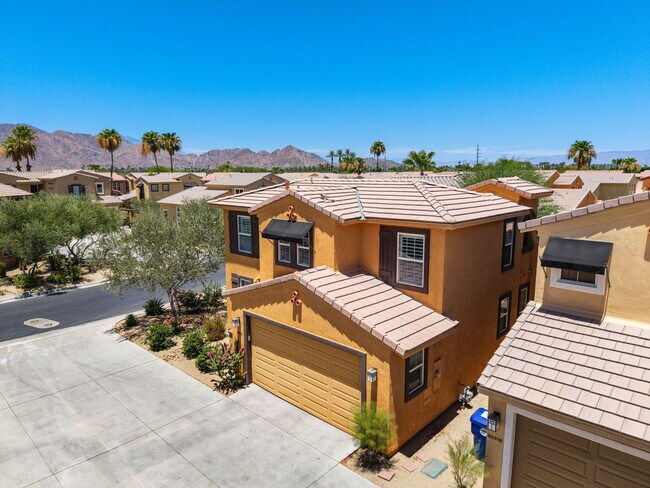 Building Photo - 52210 Rosewood Ln