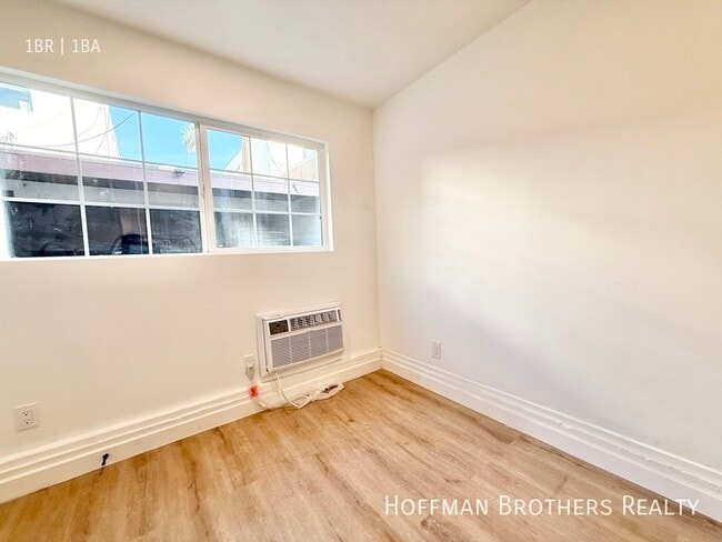 Photo - 838 Normandie Ave Unit 14