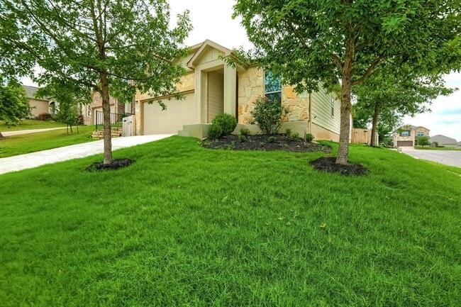 Building Photo - 10001 Pinnacle Crest Loop