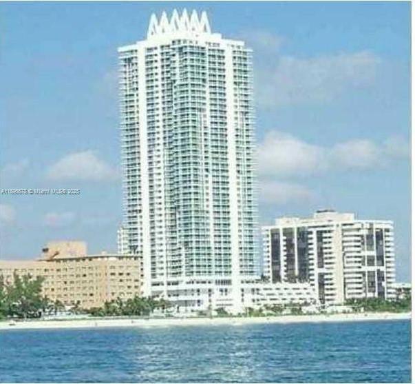 Building Photo - 6365 Collins Ave Unit 1508