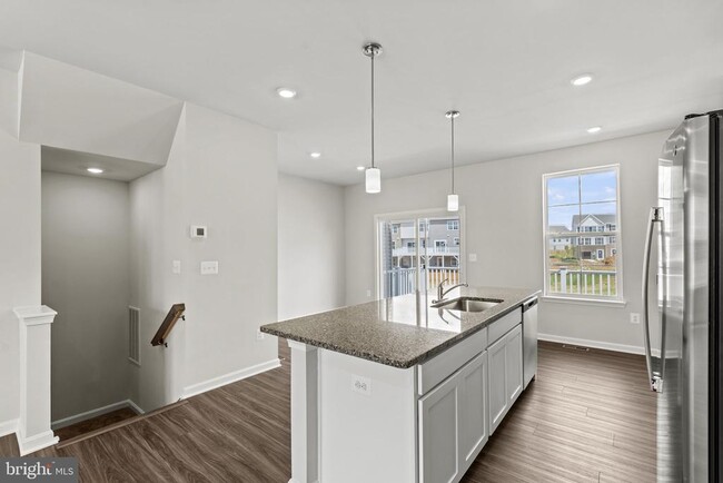 Photo - 148 WINTERPLACE Dr Townhome