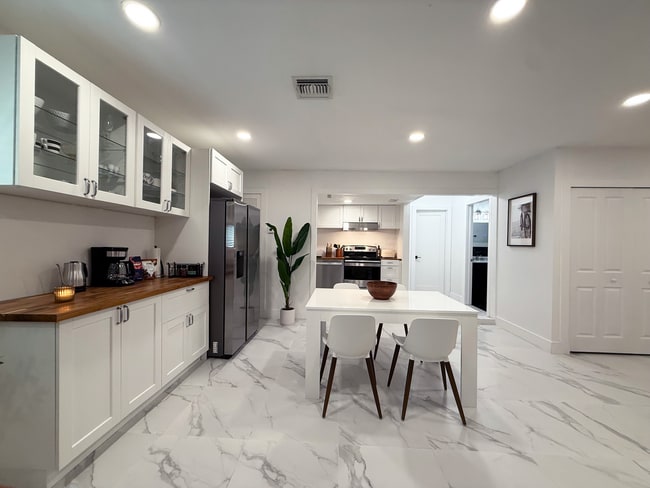 Building Photo - 8700 SW 193rd Ter Unit 2 Rental