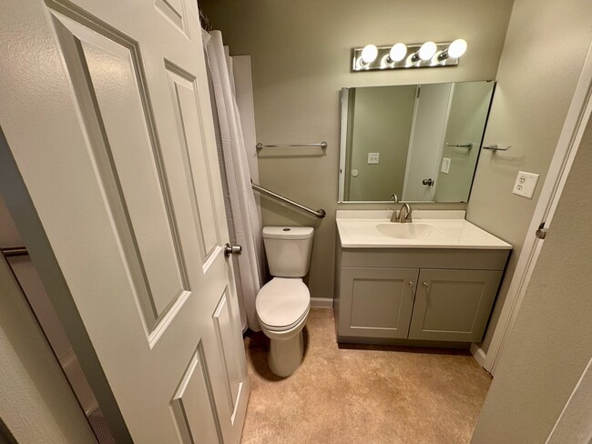 Photo - 400 Taylor Ave NW