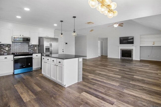 Photo - 40450 Hawthorne Dr