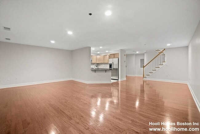 Photo - 120 Wyllis Ave Unit 424