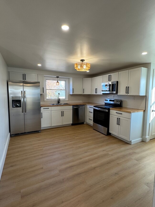 Photo - 249 Dunlop Ave