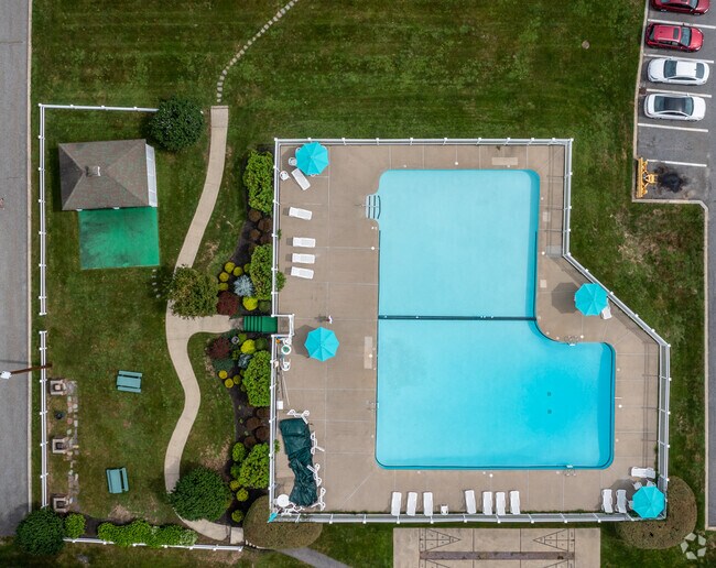 Sovereign & Saxony Apartments Framingham, MA