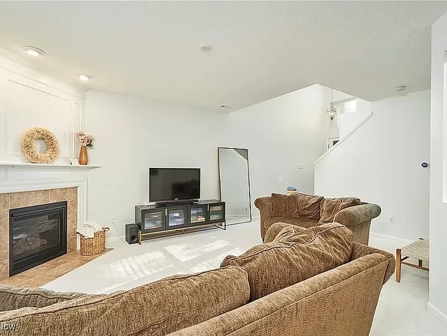 Photo - 4042 Gardiner Run