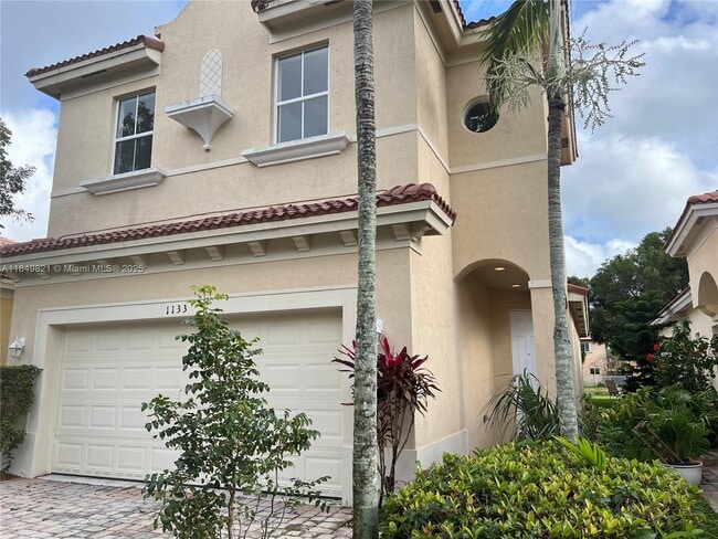 Building Photo - 1133 NE 40th Rd Rental