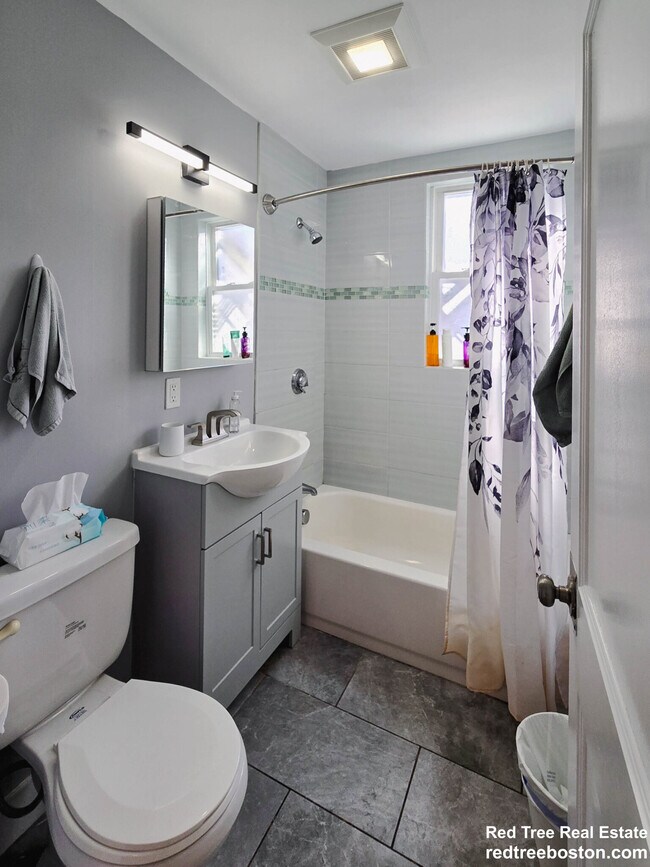 Photo - 229 Chestnut Hill Ave Unidad 1