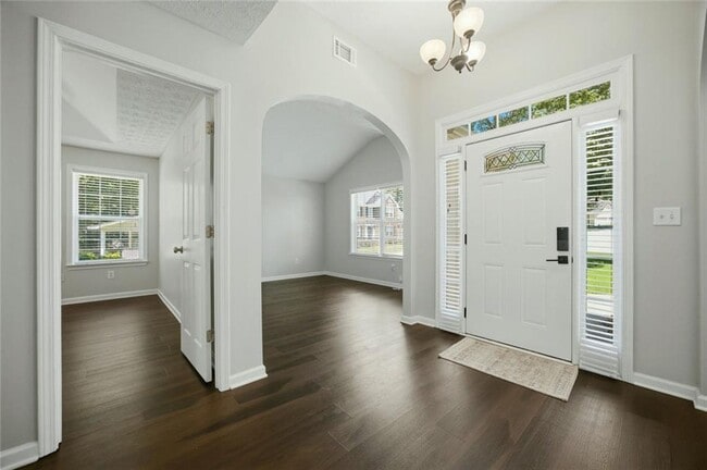 Photo - 572 Staghorn Ln