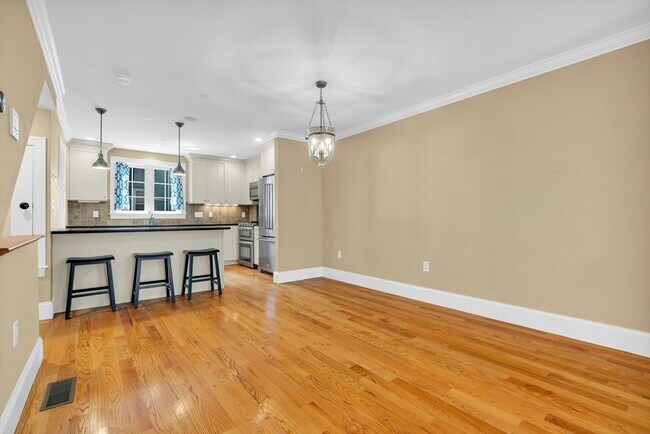 Photo - 83 Dresser St Unidad 83