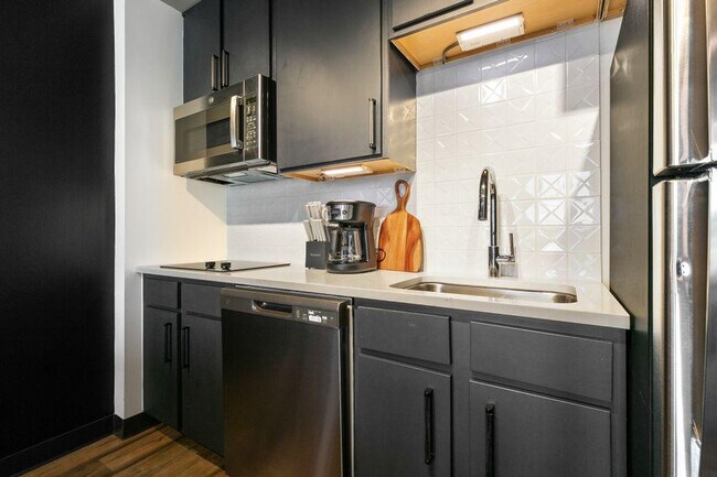 Photo - 611 Commerce St Unidad ID1267100P