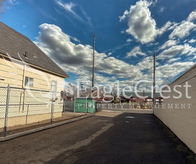 Photo - 706/708SCollege Unit 204