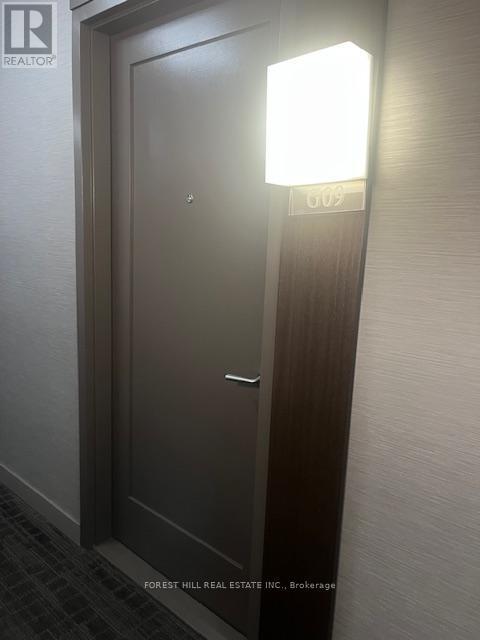 Photo - 310 Tweedsmuir Ave