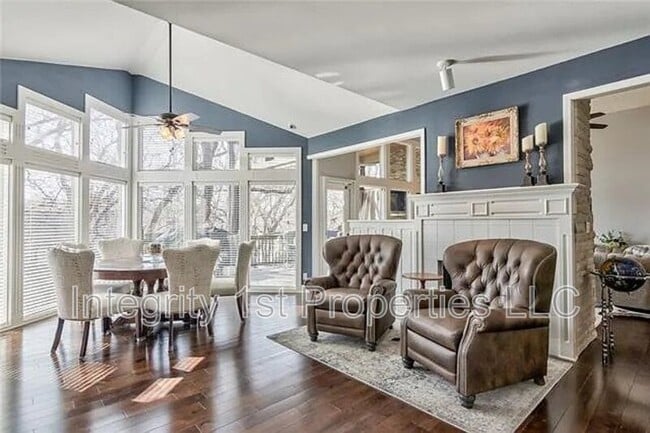 Photo - 8338 Mullen Rd