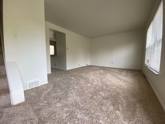 Photo - Spacious 2 Bedroom Townhouse at Chapel Place! Amazing Penn Hills Location! Call Today!