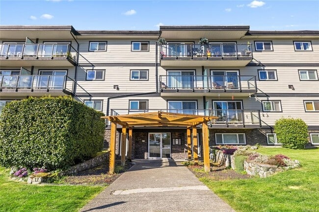 Building Photo - 218 Bayview Ave