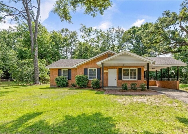 Building Photo - 164 June St