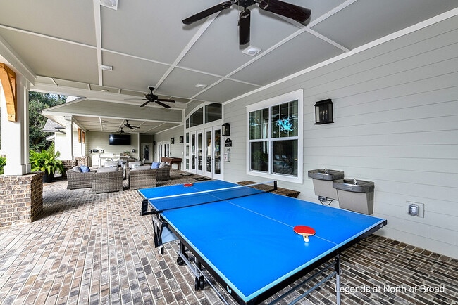 Legends North of Broad Covered Poolside Terrace
