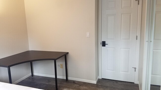 Photo - 4983 Wood Brook Ct Unit 2