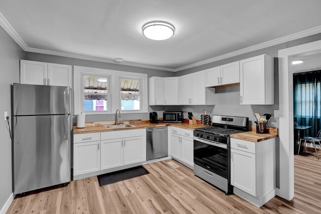 Photo - 1709 Clay St