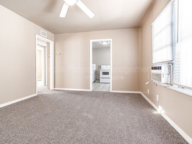 Photo - 4001 N Rockwell Ave