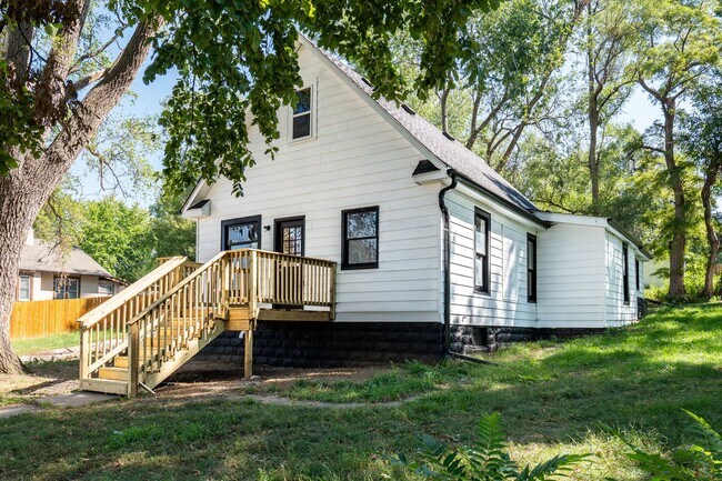Photo - Charming 3BD/1BA Single Family Home!
