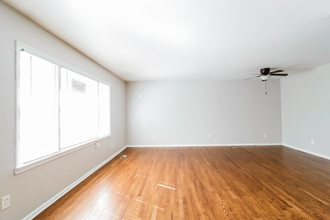 Photo - 229 Sam Pate Dr