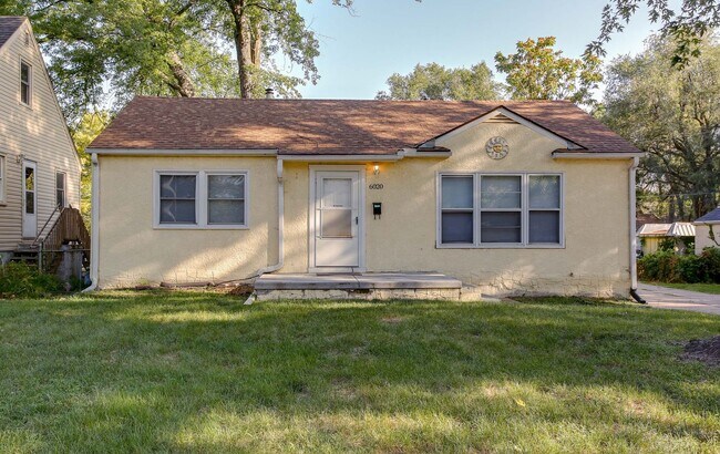 Building Photo - Beautiful Benson Ranch