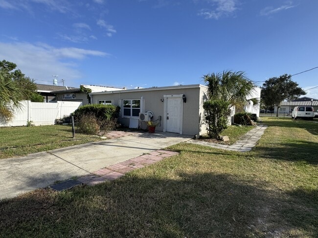 Photo - 209 E Main St