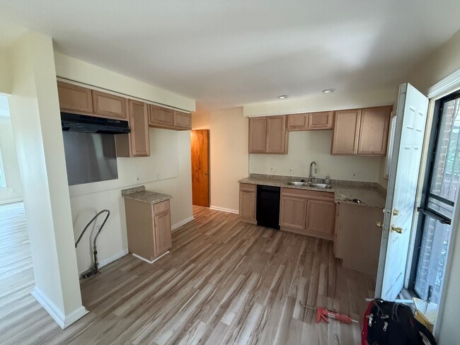 Photo - 13610 Pearson St