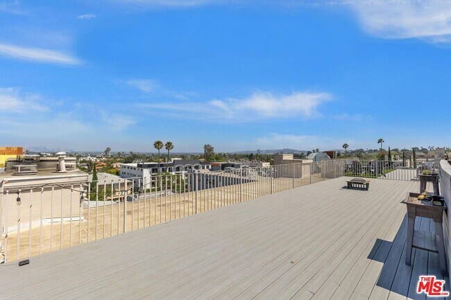 Photo - 1450 S Beverly Dr Unit 404