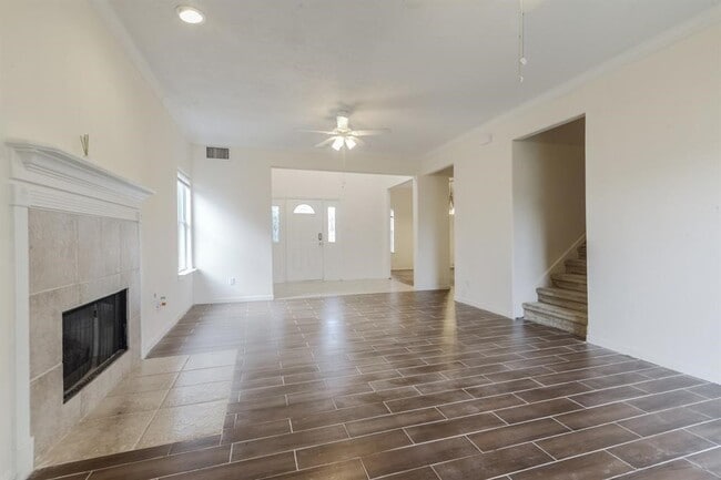 Photo - 807 Victoria Lakes Dr