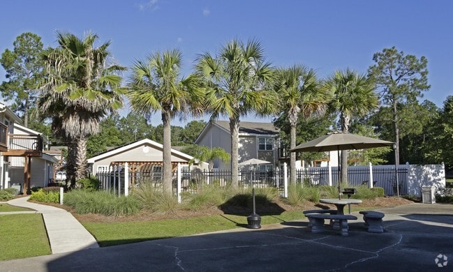 Meadowbrook Apartments