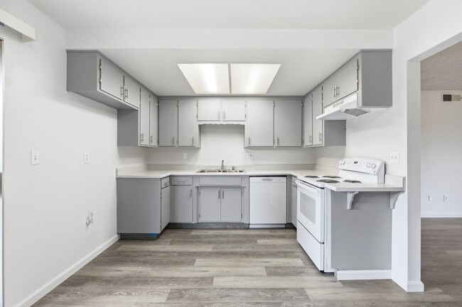 Photo - 1800 Rockford Ave