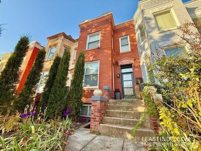 Building Photo - 127 Adams St NW Unit #B Rental