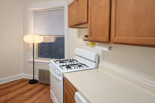 Photo - 2482 N Lincoln Ave Unit 2