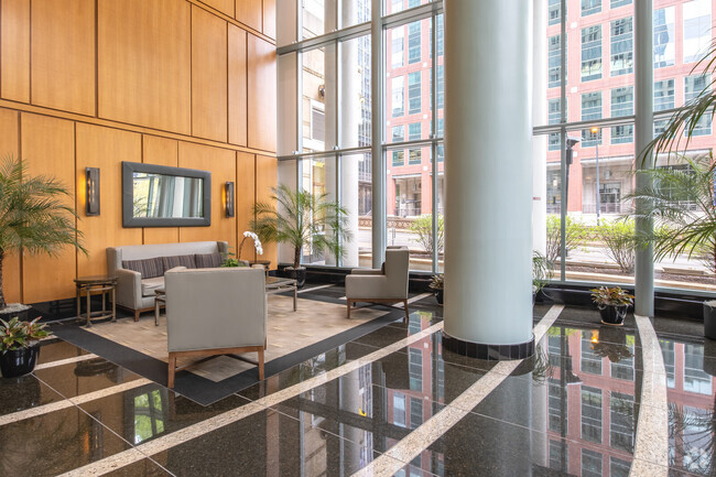 Building Photo - 345 N Lasalle Dr Unit 2909 Rental