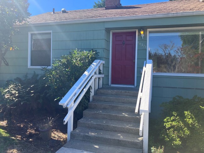 North Seattle 3 Bedroom 1.5 Bath - Well Ma... - North Seattle 3 Bedroom 1.5 Bath - Well Ma... House