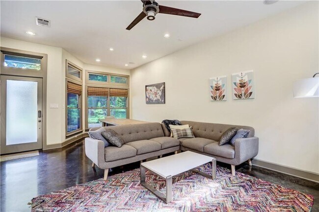 602 W N Loop Blvd Unit A