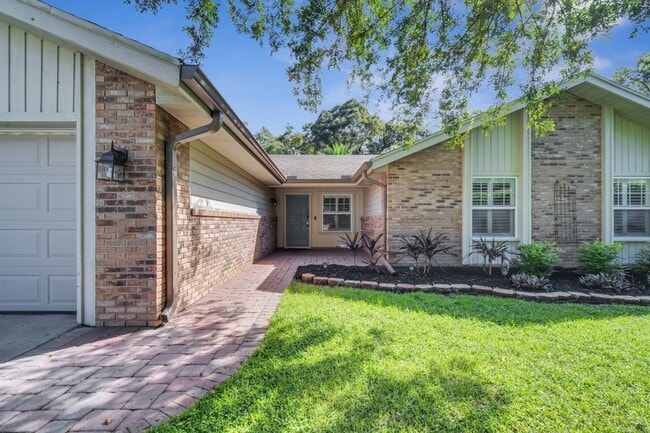 Photo - 755 Oak Terrace