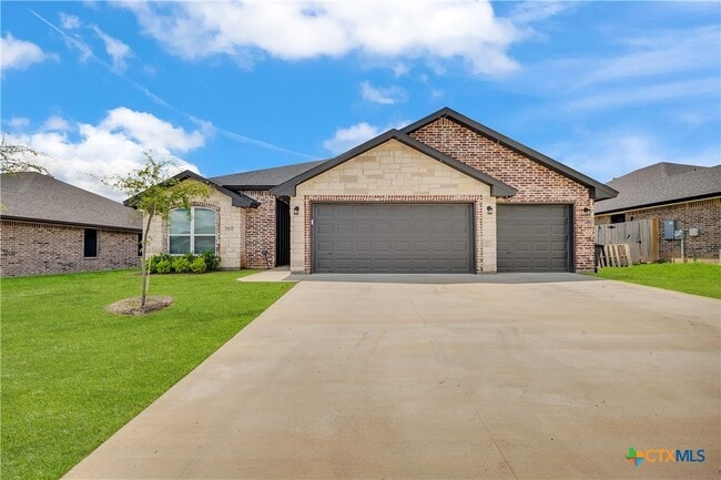 Photo - 7611 Iridium Dr House