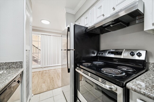 Building Photo - 201 Emerson St