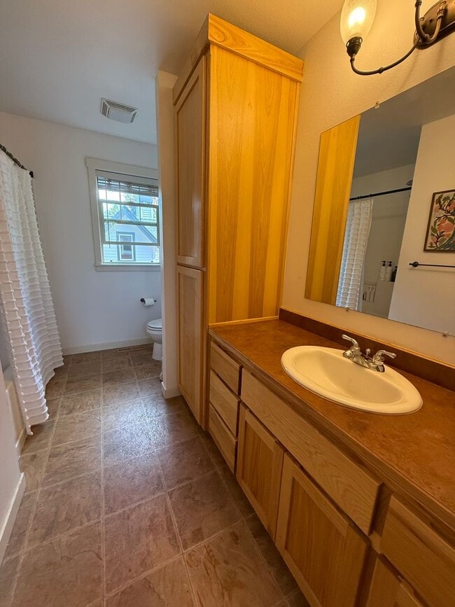 Photo - Charming 2 Bed with a Fenced Backyard