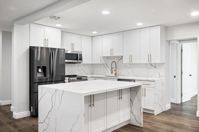 Photo - 2298 NE 4th Ave