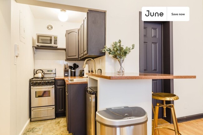 Photo - 336 W 46th St Unit 3R