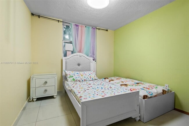 Photo - 104 SW 9th St Unidad 305