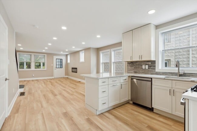 Photo - 327 E 10th Ave Unit 1